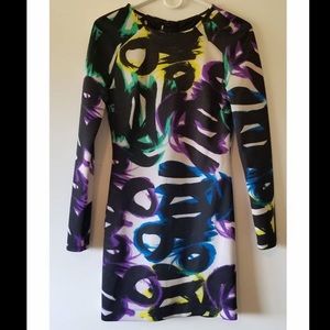 Class mini dress, long sleeve.